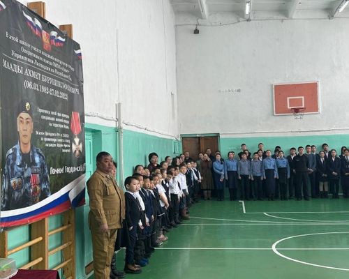 Росгвардейжилер маадыр эжиниң школазынга ужуражылганы эрттирген