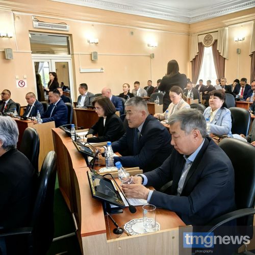 В Туве прошло пятое заседание Верховного Хурала (парламента) Республики Тыва четвертого созыва