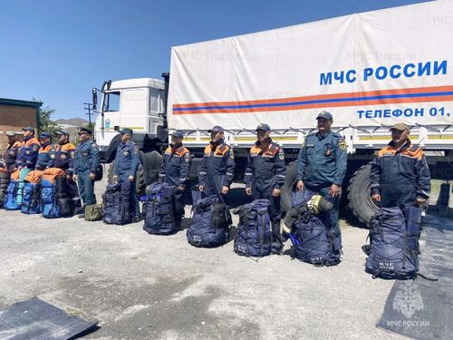 В Барун-Хемчикском и Бай-Тайгинском районах Тувы работают сотрудники регионального МЧС