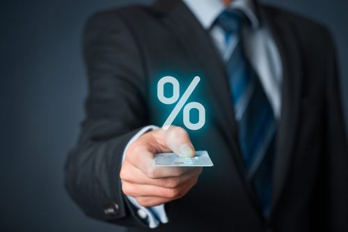 Половина россиян не советуется с близкими перед тем, как взять кредит