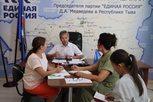 В Туве стартовала неделя приемов граждан по вопросам образования