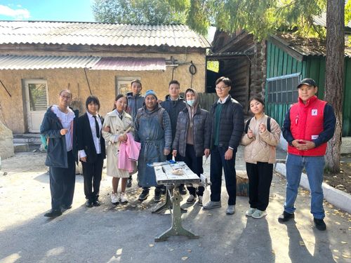 Школьники встретились с мастером камнерезного искусства Орланом Сатом