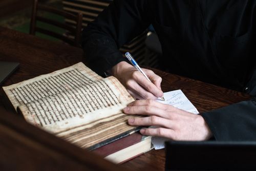 Сегодня День филолога в России