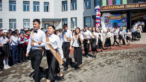 Тываның школаларынга сөөлгү коңгалар байырлалдары майның 22 биле 24-те эртер