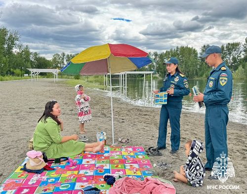 Безопасность на воде: спасатели напомнили жителям Тувы о правилах летнего отдыха