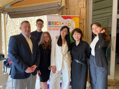 Студентка из Тувы Яна Кожага заняла третье место в международном саммите БРИКС+ в Африке
