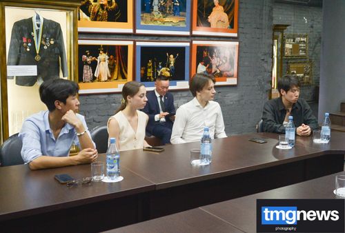 Министр культуры Тувы встретился с участниками балетного концерта «Субедей собирает друзей»