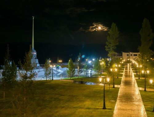 22:00. Пора домой. В Туве действует комендантский час для несовершеннолетних