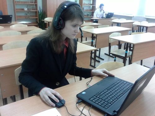 Более 100 выпускников 11-х классов сегодня сдают ЕГЭ по английскому языку