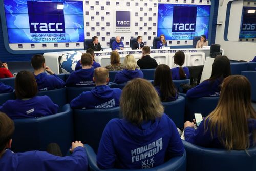 «Единая Россия» и «Молодая Гвардия» запустили федеральный образовательный проект «ПолитЗавод»