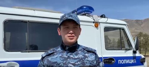 В Туве полицейский-стажер спас из реки 5-летнего мальчика