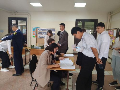 Выпускники Тувы сегодня сдают ЕГЭ по русскому языку