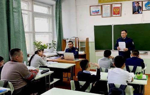 Сотрудники УФСИН России по РТ провели для школьников Шагонара правовой урок