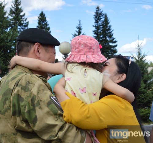 С возвращением домой: В Туву прибыли росгвардейцы, выполнившие боевые задачи на Донбассе