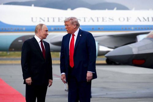 ️На Аляске состоялись переговоры Путина и Трампа