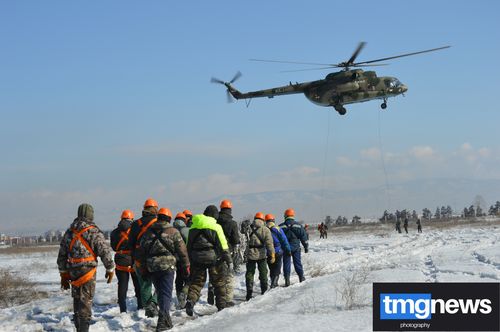 Авиалесоохрана Тувы тренирует десантников и парашютистов-пожарных