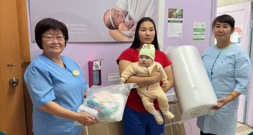 Эрзинская центральная больница — участник проекта по подаркам для новорожденных «Малышу Тувы»