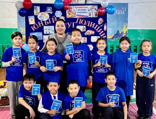 Школьников Дзун-Хемчика посвятили в ряды юных инспекторов движения