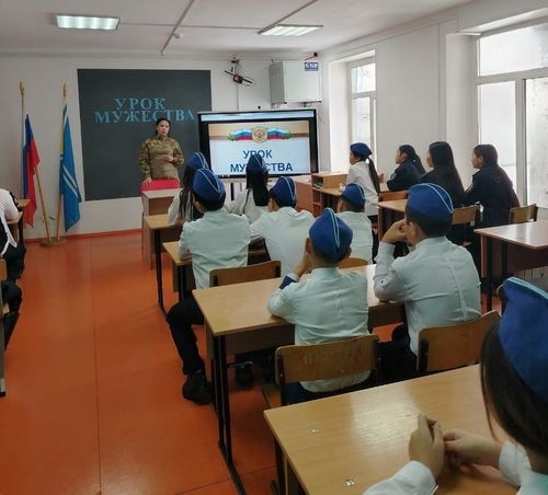 Медицинская сестра провела урок мужества для местных школьников