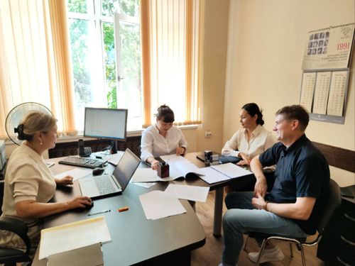 В региональный избирком начали поступать списки кандидатов в депутаты