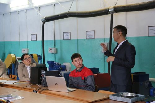 Студентам горного техникума наглядно показали процесс обогащения полезных ископаемых