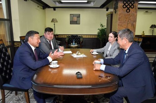 Глава Тувы отметил успехи лучников региона