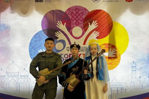 При поддержке «Единой России» сегодня в Доме Народного творчества города Кызыла был проведен фестиваль межэтнических культур