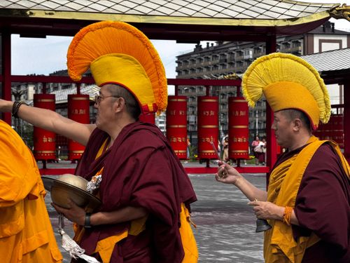 Торжественное шествие «Хороо» в честь Будды будущего Майтреи в монастыре «Тубтен Шедруб Линг»