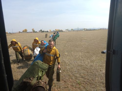 В Туве Росгвардия помогает в тушении лесных пожаров