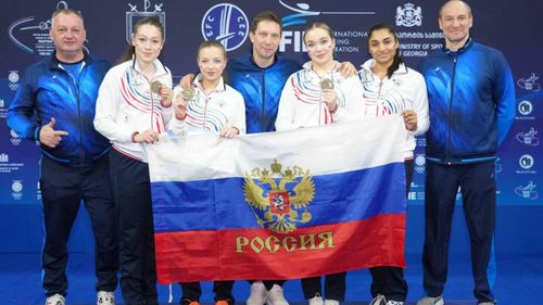 Российских спортсменов допустят к выступлениям с флагом и гимном в олимпийских видах спорта