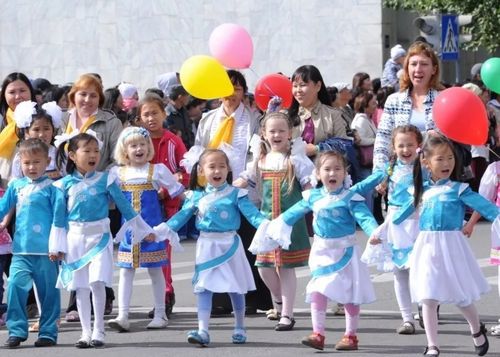 Глава Тувы поздравил маленьких жителей республики с Международным днем защиты детей