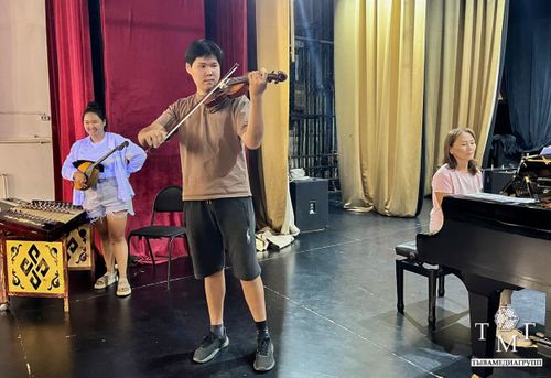 В Тувгосфилармонии прошло прослушивание участников концерта «Молодые дарования Тувы»