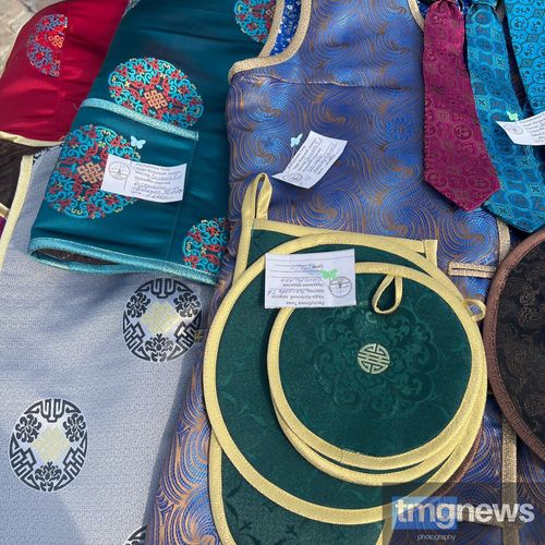 Самозанятый предприниматель из Чеди-Хольского района представил национальную одежду