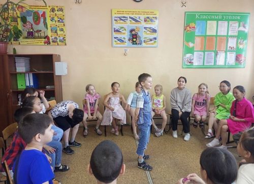 В пришкольных лагерях Кызыла педагоги-психологи проводят тренинги для детей