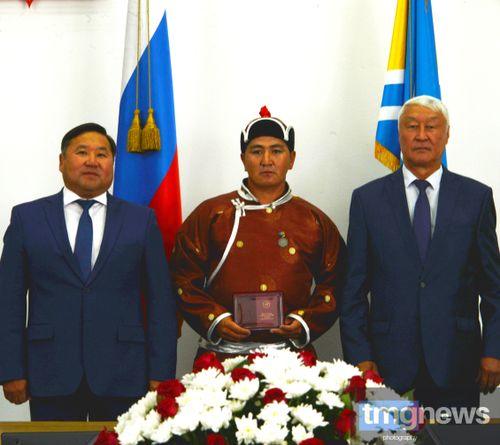 В Туве наградили лучших животноводов республики