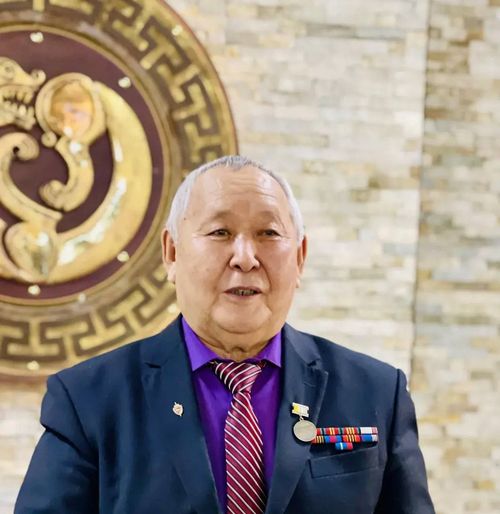 Владислав Ховалыг поздравил жителей Тувы с государственными наградами