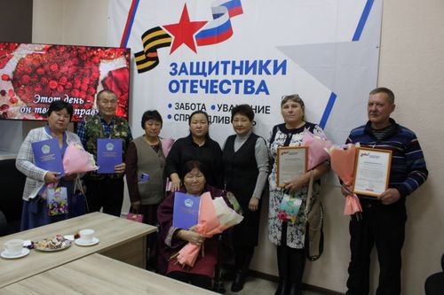 В Кызыле прошло торжественное мероприятие в честь матерей героев