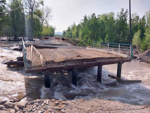 В Туве аномальная жара перекрыла автодороги в районы