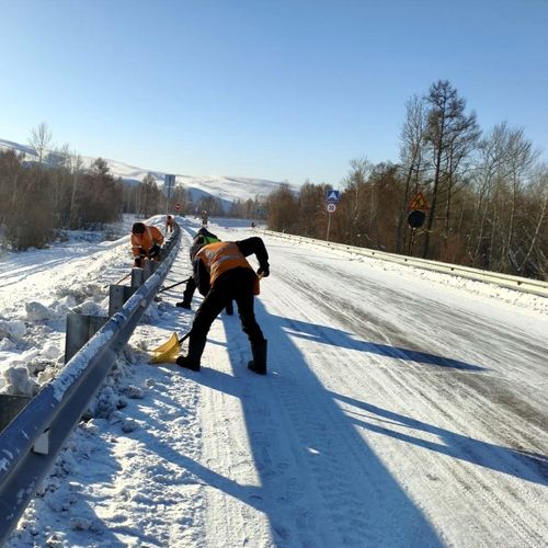 Арттар ажыр оруктарда харны аштап турар