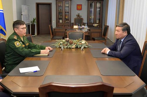 Глава Тувы встретился с руководителем военного следственного отдела Следственного комитета России по Абаканскому гарнизону Аркадием Ултургашевым
