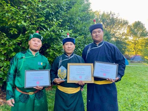 Тувинские хоомейжи выступили на Международном конкурсе «Эхо степи» в Швейцарии