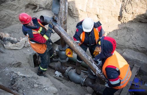 В Шагонаре всей страной бок о бок устраняют последствия пожара на местной ТЭЦ