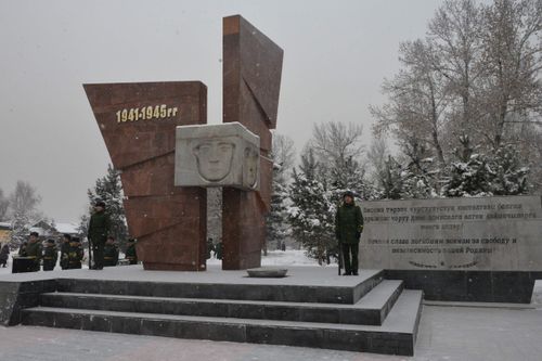 Сегодня - День Неизвестного Солдата