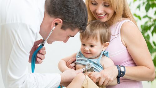 В минувшие праздники медики навестили семьи с детьми