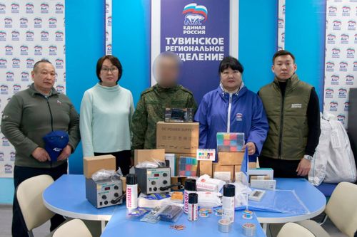 Депутаты парламента Тувы передали бригаде оборудование для беспилотников