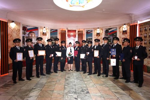 В МВД Тувы наградили сотрудников патрульно-постовой службы