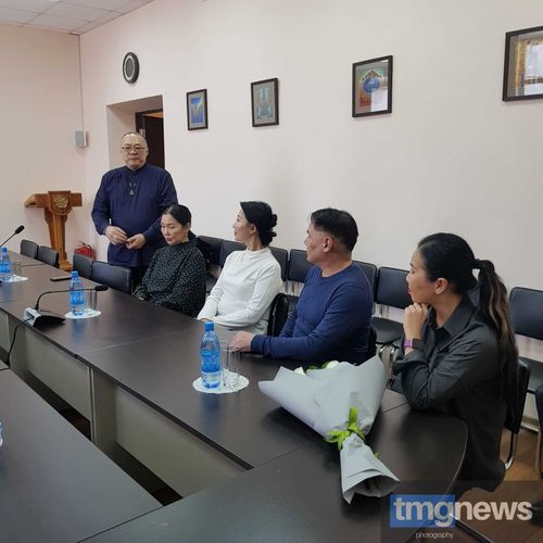 В Туве планируют обучать профессиональных артистов балета и ансамбля