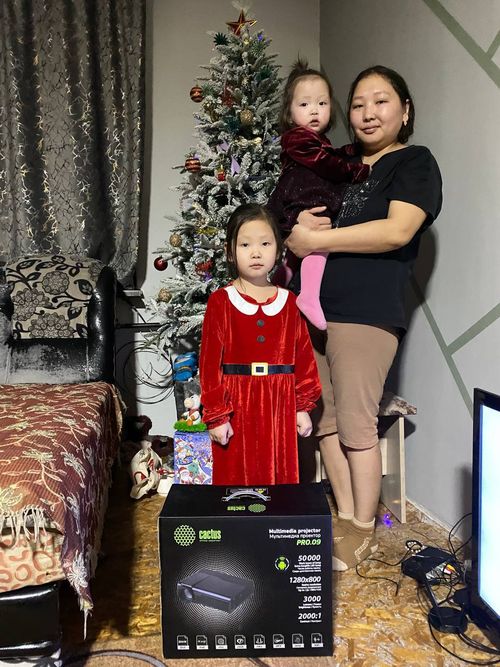 Глава Тувы исполнил новогодние желания детей в рамках акции «Елка желаний»