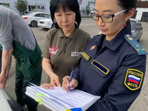 Судебные приставы Тувы передали конфискованные автомобили на нужды СВО