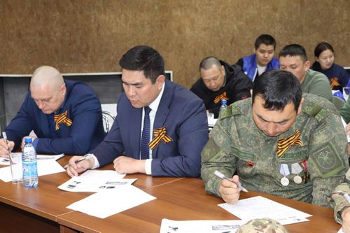 В Кызыле под эгидой «Единой России» прошел шестой «Диктант Победы»